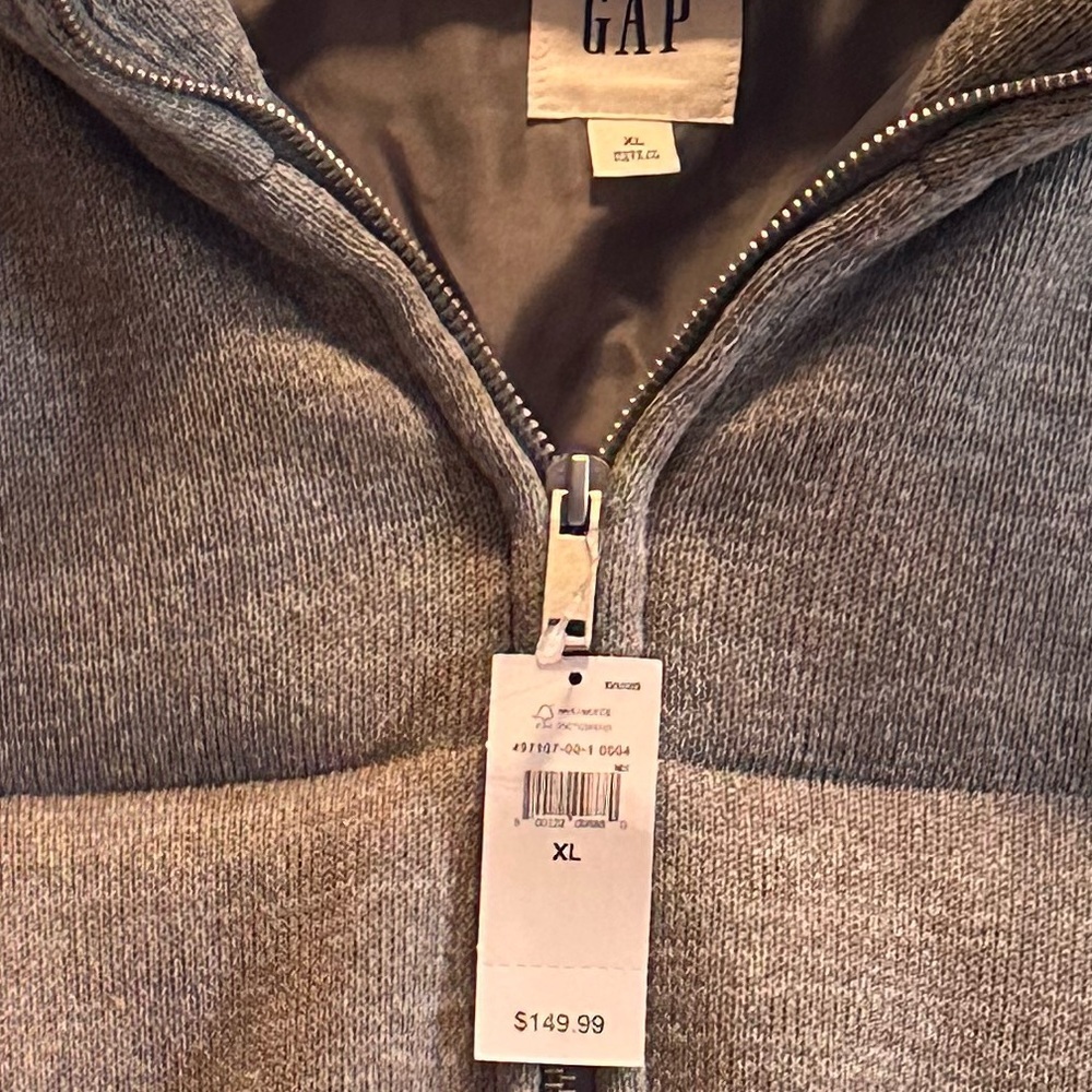 NWT GAP Relaxed Fit Short Gray Puffer Jacket size XL Women’s - Picture 9 of 9